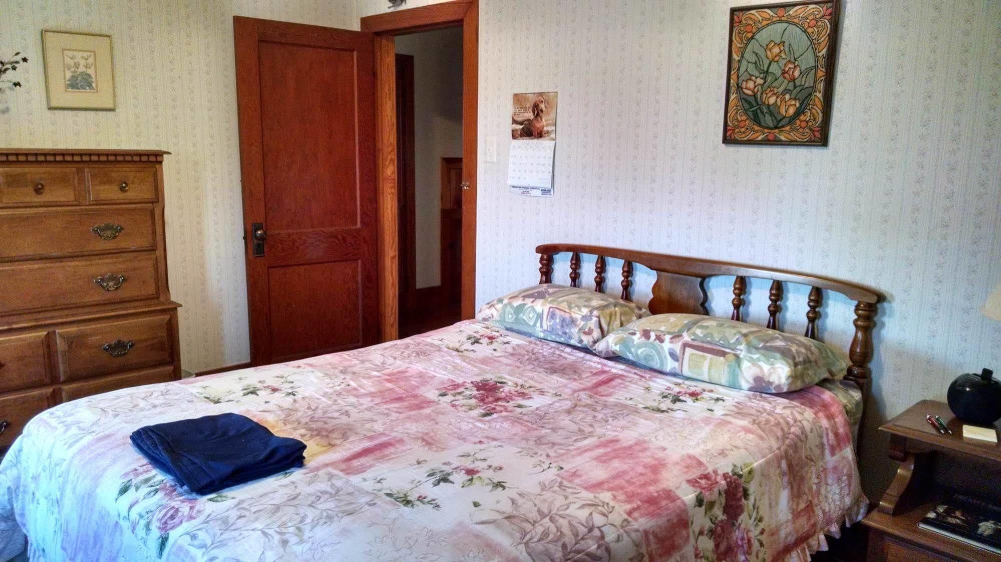 Fish & Loaves Bed And Breakfast Numidia 외부 사진