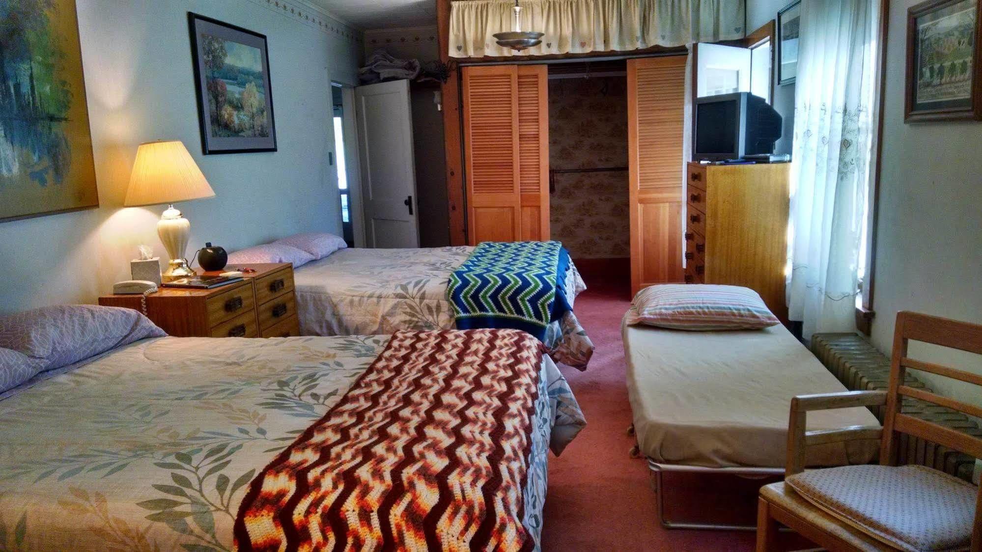 Fish & Loaves Bed And Breakfast Numidia 외부 사진
