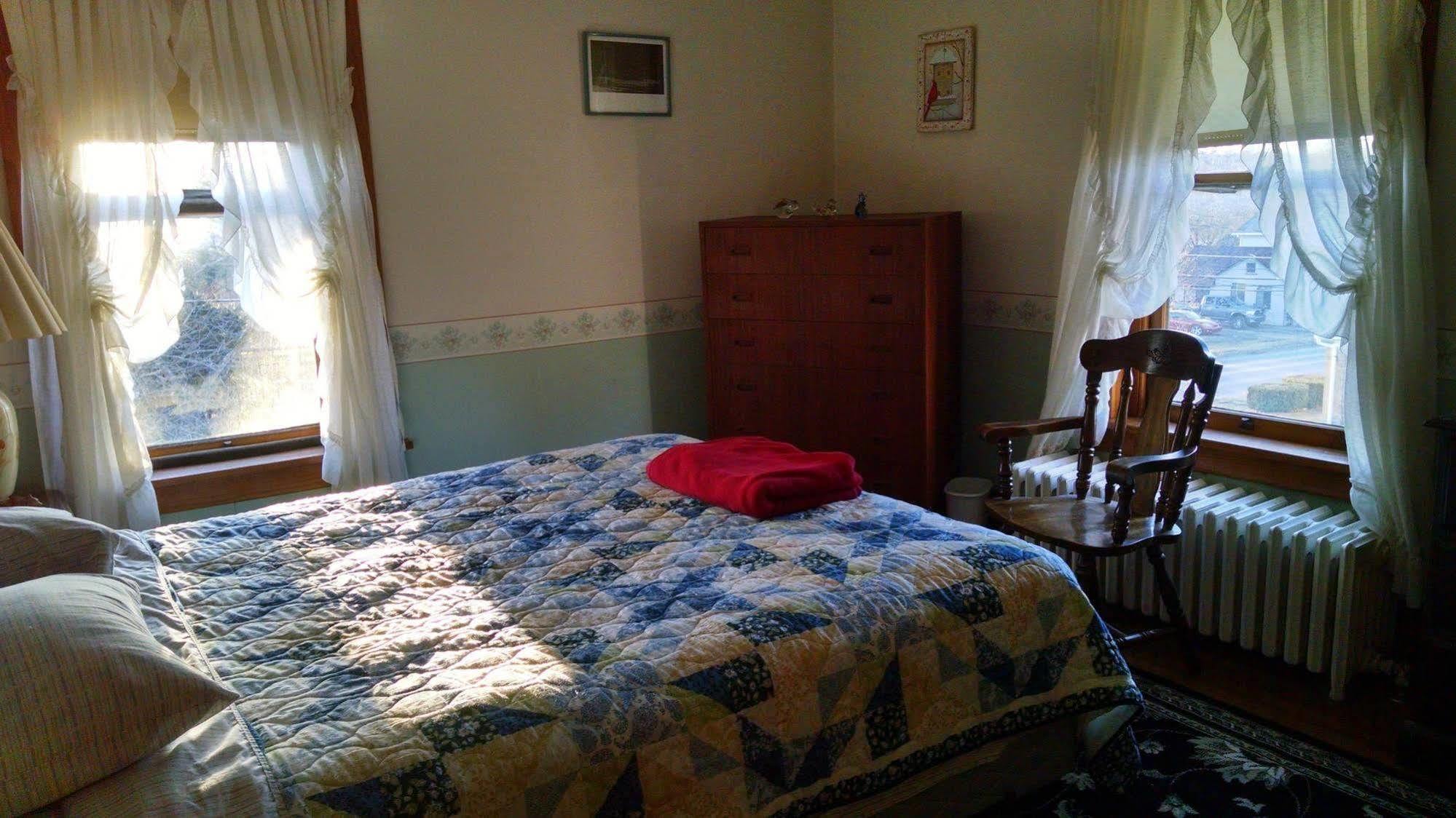 Fish & Loaves Bed And Breakfast Numidia 외부 사진