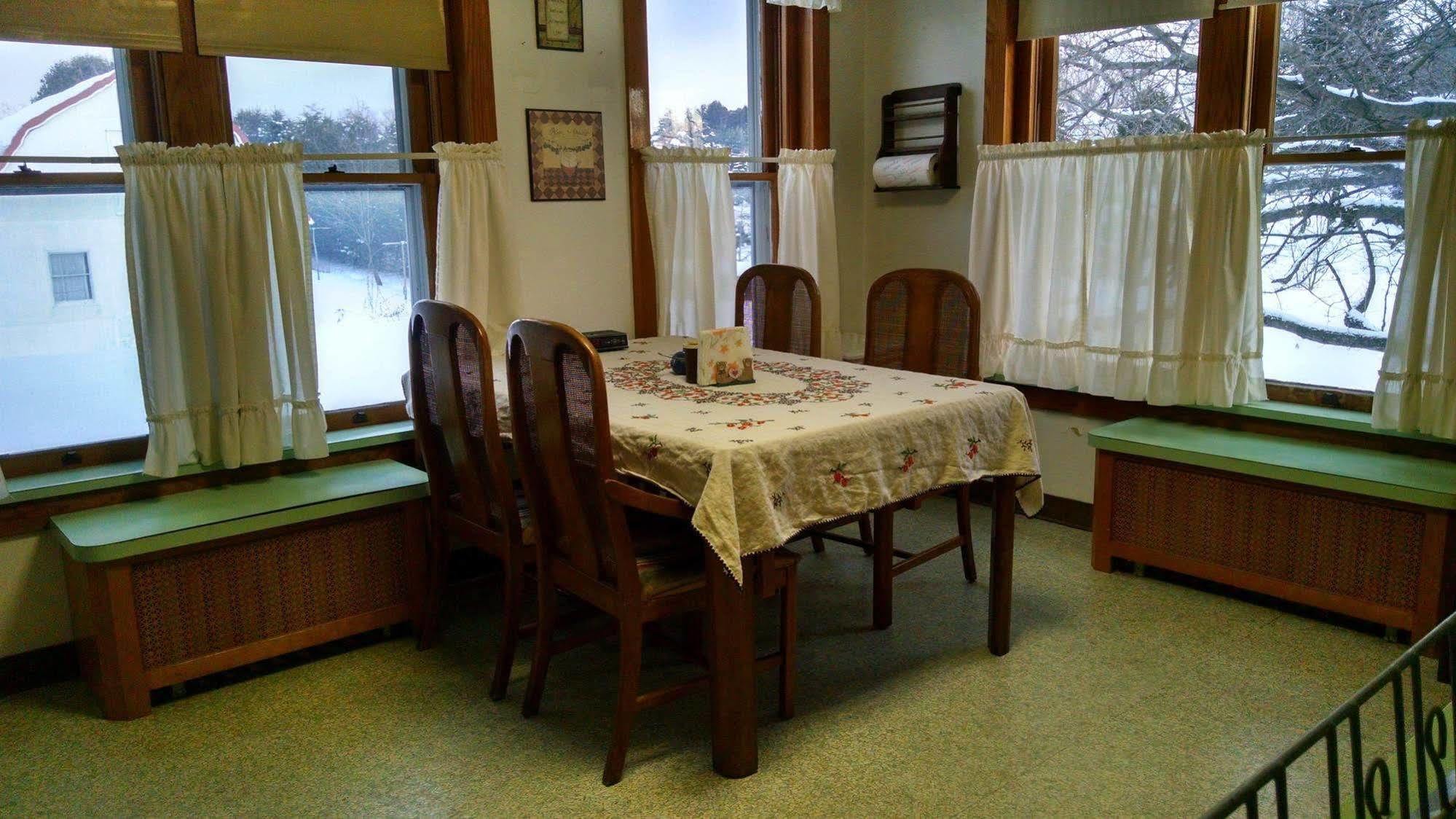 Fish & Loaves Bed And Breakfast Numidia 외부 사진