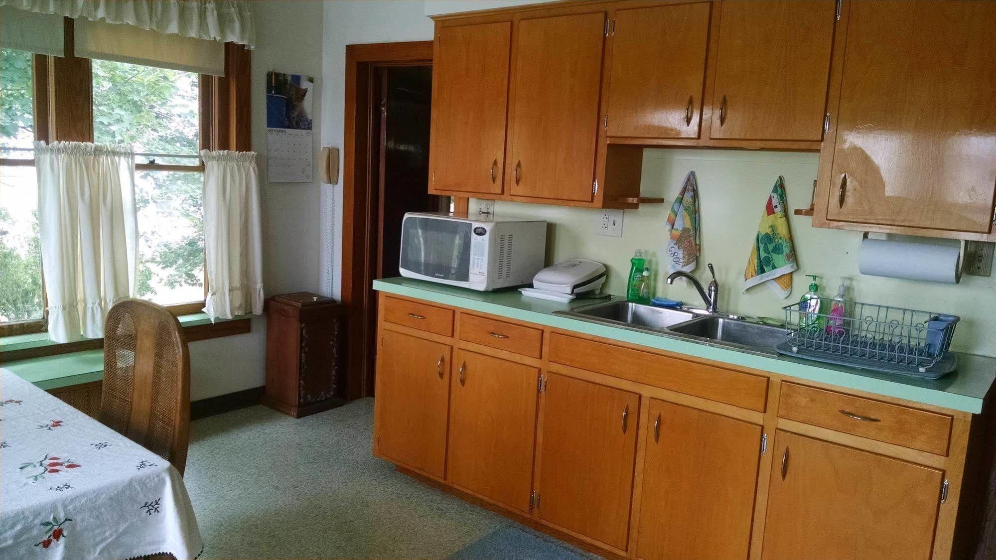 Fish & Loaves Bed And Breakfast Numidia 외부 사진